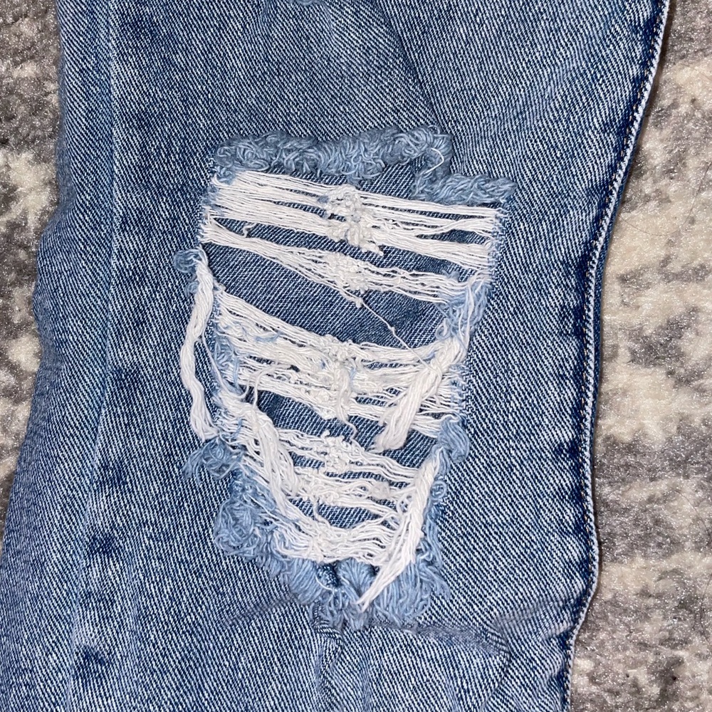 PacSun Distressed Mom Jeans - Picture 8 of 8